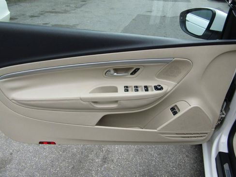 Used 2013 Volkswagen Eos Komfort FWD image 36