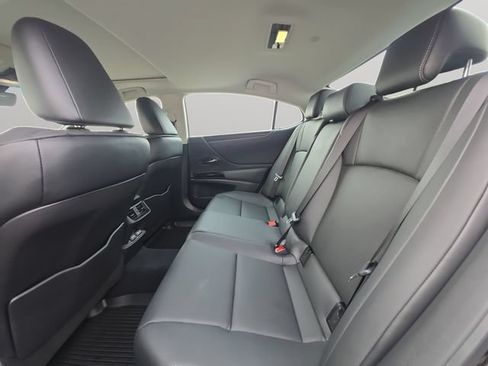 Used 2025 Lexus ES 350 w/ Technology Package FWD image 12