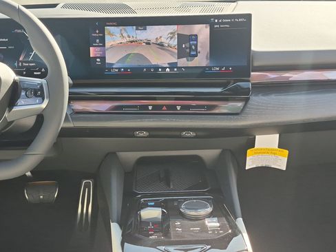 New 2027 BMW i5 eDrive40 w/ M Sport Package RWD image 30