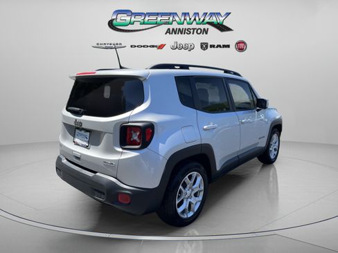 Used 2018 Jeep Renegade Latitude FWD image 7
