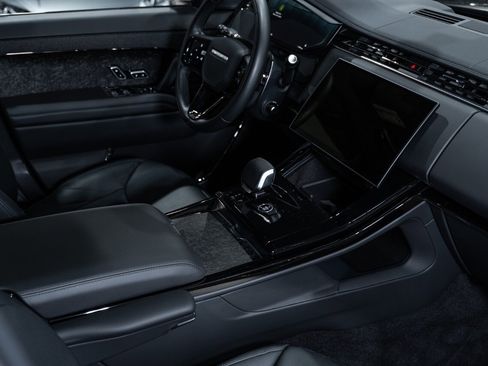 Used 2025 Land Rover Range Rover Sport Dynamic SE image 60