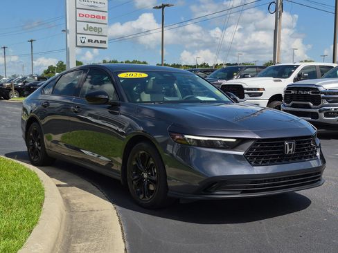 Used 2025 Honda Accord SE image 3