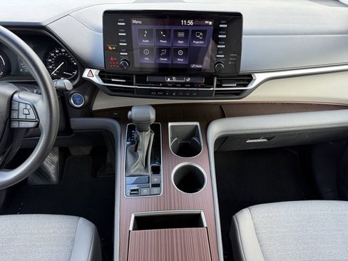 Used 2024 Toyota Sienna LE image 21