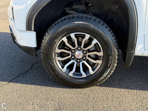 Certified 2023 GMC Sierra 1500 AT4 AWD/4WD image 10