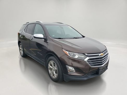 Used 2020 Chevrolet Equinox Premier FWD image 2