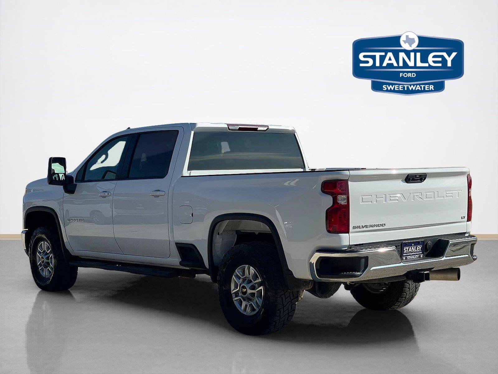 Used 2025 Chevrolet Silverado 2500 LT w/ Convenience Package AWD/4WD image 5