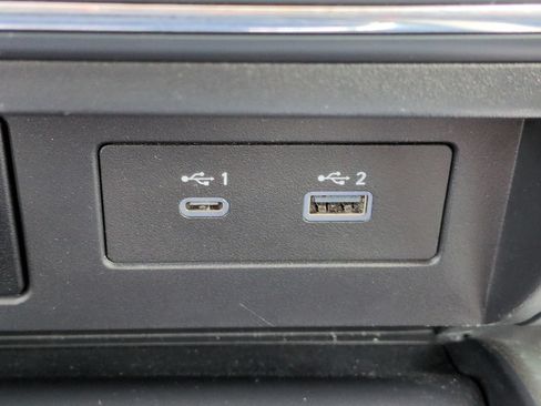 Used 2023 Nissan Titan SV w/ SV Convenience Package AWD/4WD image 22