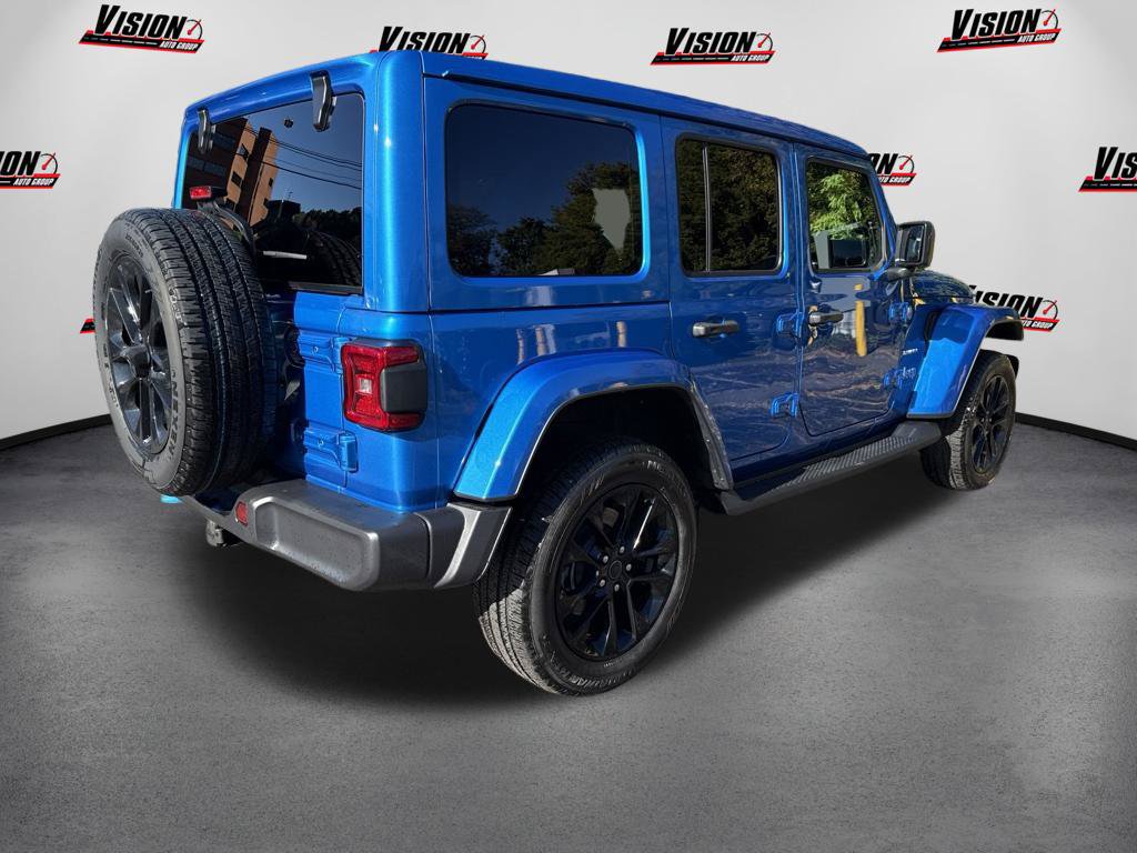 Used 2024 Jeep Wrangler Unlimited Sahara w/ Technology Group AWD/4WD image 5