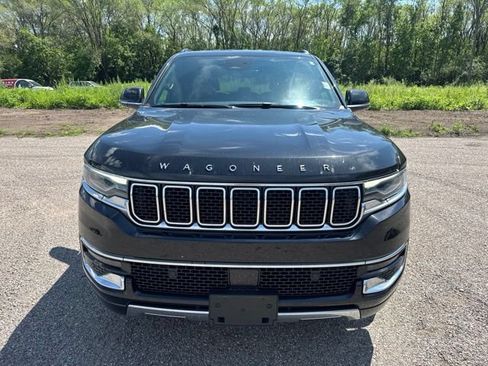 Used 2023 Jeep Wagoneer Series III w/ Preferred Equipment Group AWD/4WD image 2