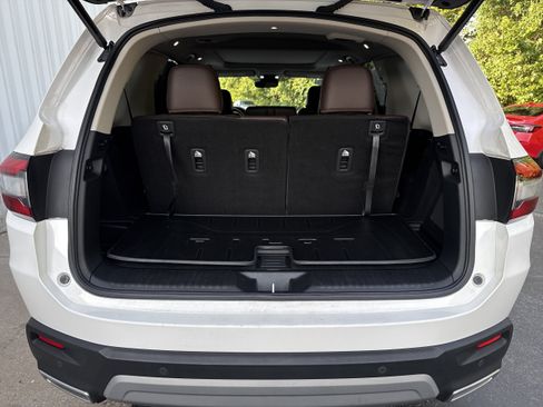 Used 2024 Honda Pilot Elite image 13