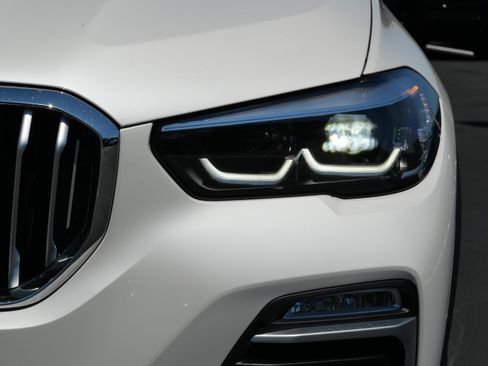 Used 2021 BMW X5 xDrive40i w/ Convenience Package AWD/4WD image 9