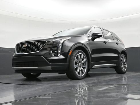 Certified 2023 Cadillac XT4 Premium Luxury FWD image 21