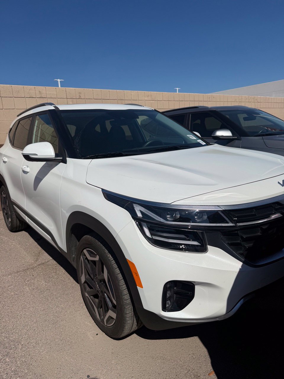 Used 2026 Kia Seltos SX w/ SX Sunroof Package AWD/4WD image 2