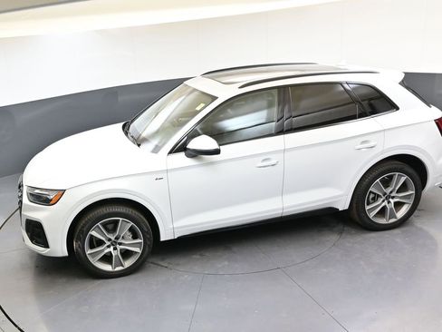 Certified 2025 Audi Q5 2.0T Premium w/ Convenience Plus Package image 48