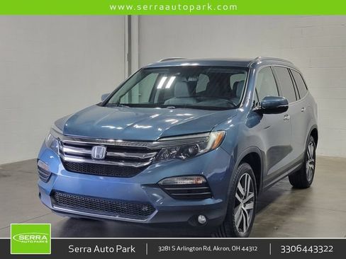 Used 2017 Honda Pilot Touring image 1