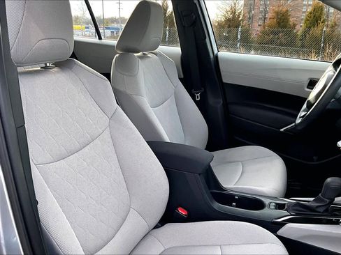 Used 2023 Toyota Corolla Cross L image 9