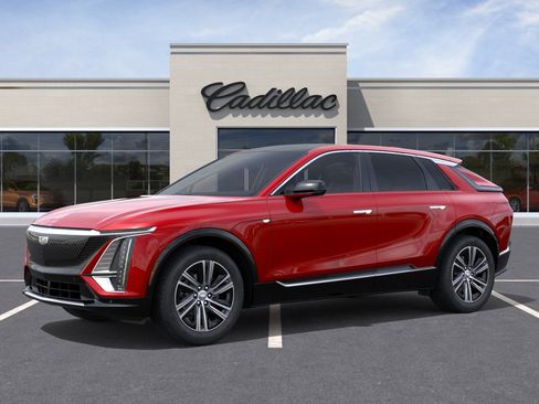 New 2026 Cadillac Lyriq Luxury AWD/4WD image 2