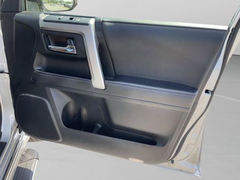 Used 2024 Toyota 4Runner Limited RWD image 17