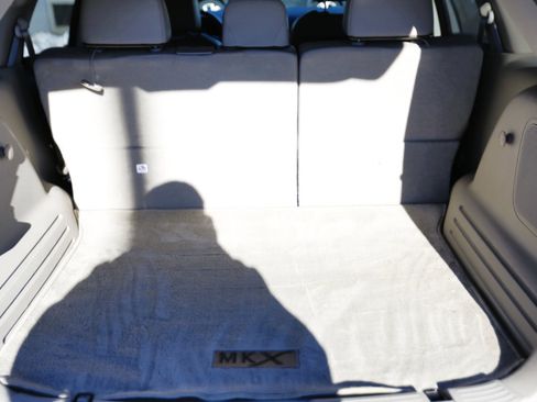 Used 2012 Lincoln MKX FWD image 15