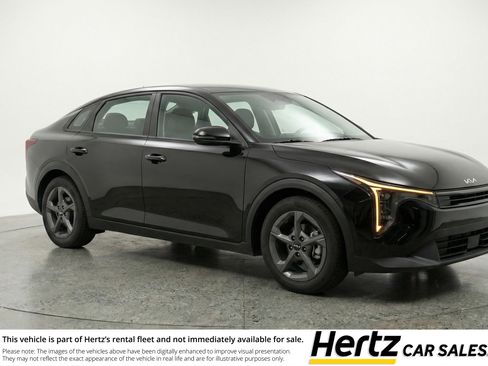 Used 2025 Kia K4 LXS image 1