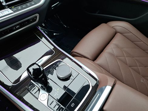 Used 2023 BMW X5 xDrive40i w/ Premium Package image 25