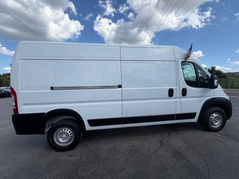 Used 2023 RAM ProMaster 2500 FWD image 5