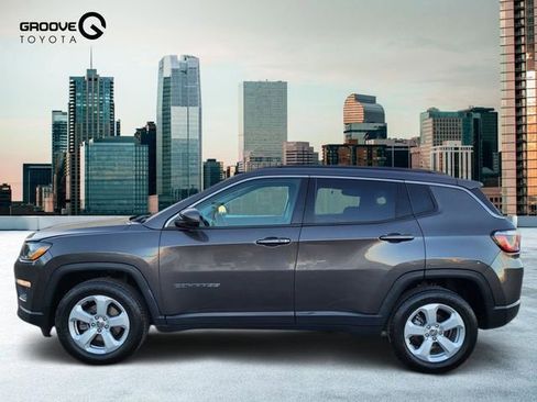 Used 2018 Jeep Compass Latitude w/ Safe & Security Group image 2