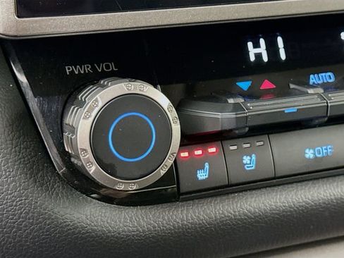 Used 2022 Toyota Tundra Limited image 20