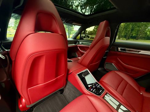 Used 2022 Porsche Panamera GTS w/ Premium Package AWD/4WD image 27