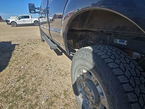 Used 2016 Ford F350 4x4 Crew Cab Super Duty image 10
