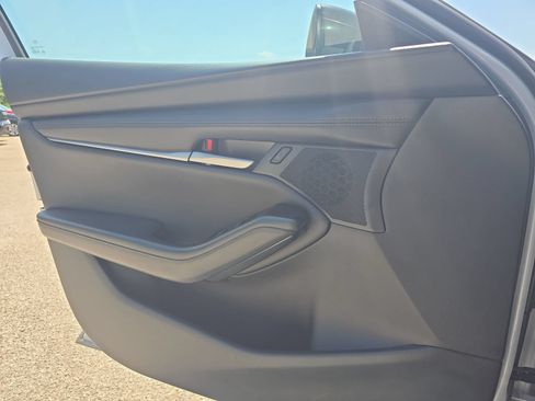 Used 2025 MAZDA MAZDA3 s FWD image 24