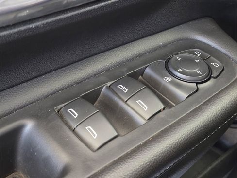 Used 2024 GMC Terrain SLT image 36