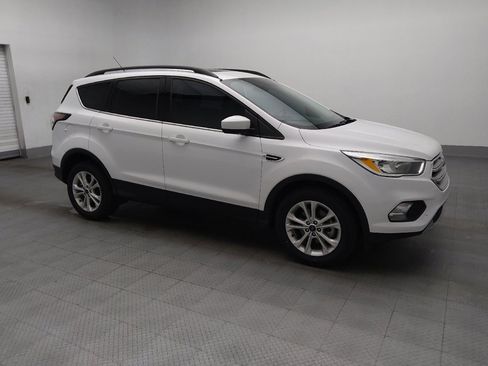 Used 2018 Ford Escape SE FWD image 11