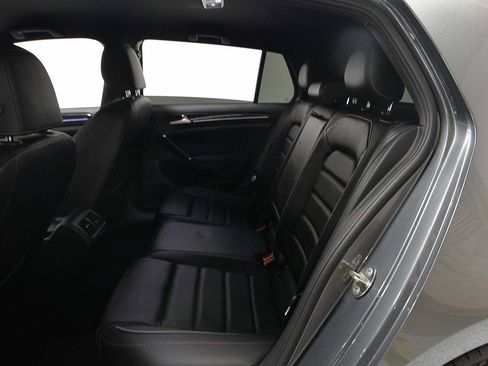 Used 2018 Volkswagen Golf 4-Door image 9