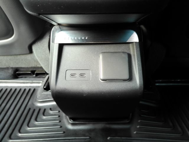 Used 2023 Cadillac Lyriq AWD image 31