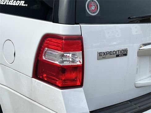 Used 2011 Ford Expedition EL XLT image 7
