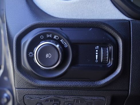 Used 2025 Jeep Wrangler Unlimited Sport AWD/4WD image 12