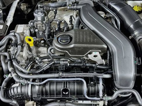 Certified 2024 Volkswagen Jetta SE FWD image 30