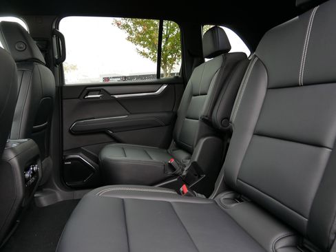 New 2026 GMC Acadia Elevation w/ Elevation Premium Package AWD/4WD image 5