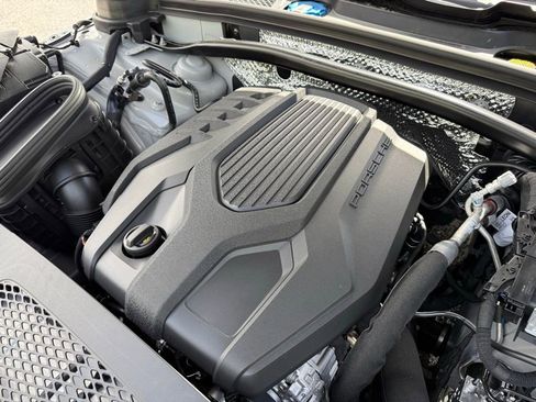 New 2026 Porsche Macan AWD/4WD image 22