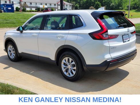 Used 2023 Honda CR-V LX image 5