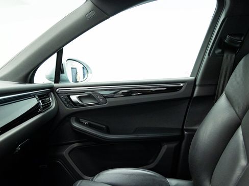 Used 2022 Porsche Macan S w/ Premium Package Plus AWD/4WD image 30