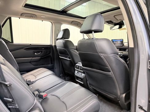 Used 2025 Honda Pilot Touring image 37