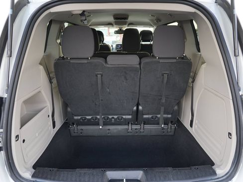 Used 2018 Dodge Grand Caravan SE w/ UConnect Hands-Free Group FWD image 26