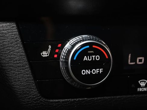 Used 2024 Mitsubishi Outlander SE AWD/4WD image 8