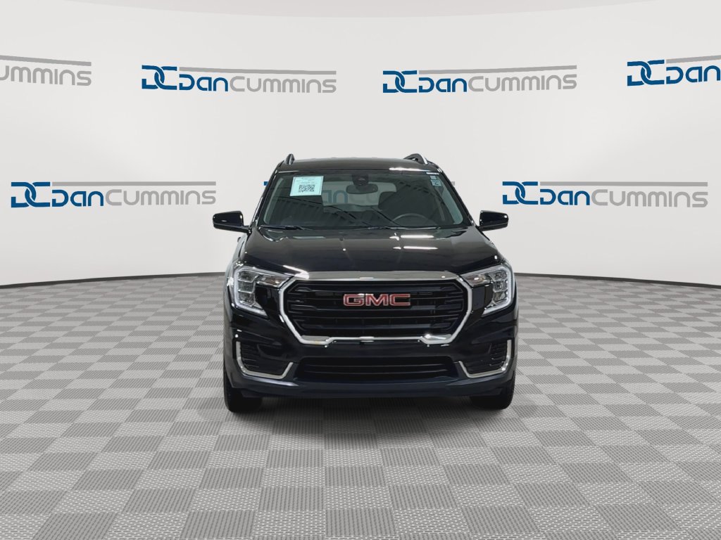 Used 2024 GMC Terrain SLE w/ Driver Convenience Package AWD/4WD image 3