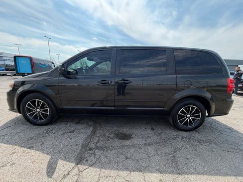 Used 2017 Dodge Grand Caravan GT image 4