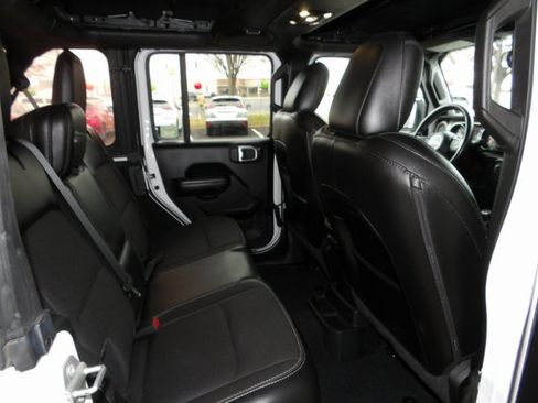 Used 2020 Jeep Wrangler Unlimited Freedom Edition image 24