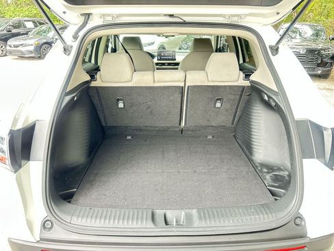 Used 2023 Honda HR-V LX image 9