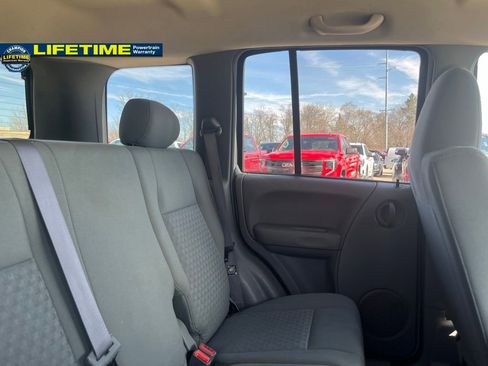 Used 2006 Jeep Liberty Sport image 37